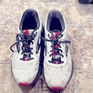 BROOKS WOMEN'S TRACE